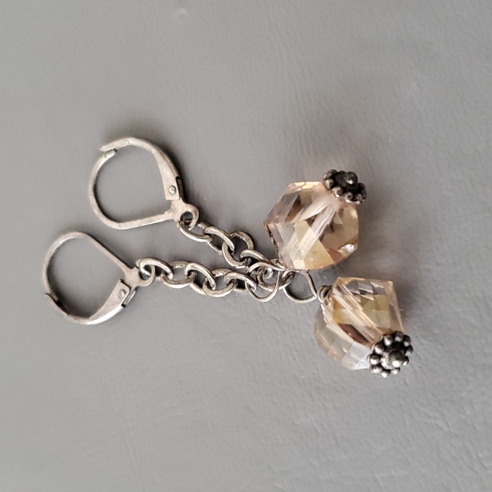 Jewelry Neckace and Earrings 2 pairs - Picture 3 of 7